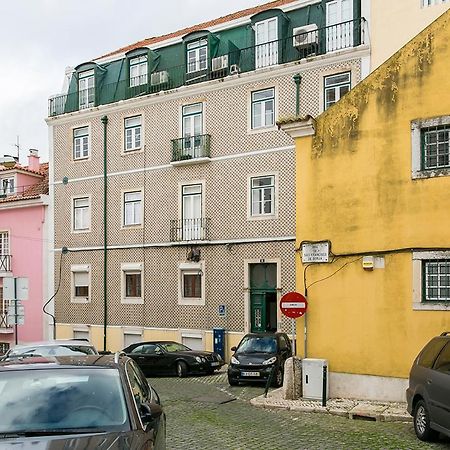 Lovelystay - Cozy 3Bdr Apartment In Estrela リスボン エクステリア 写真