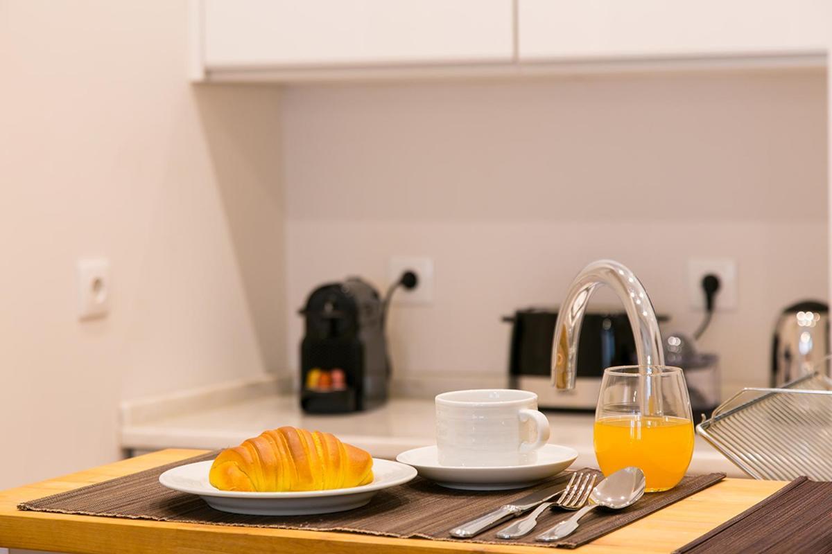 Lovelystay - Cozy 3Bdr Apartment In Estrela リスボン エクステリア 写真