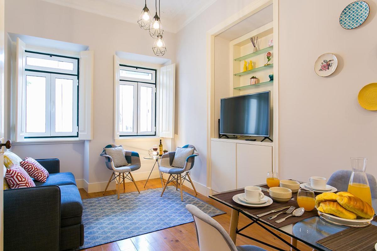 Lovelystay - Cozy 3Bdr Apartment In Estrela リスボン エクステリア 写真