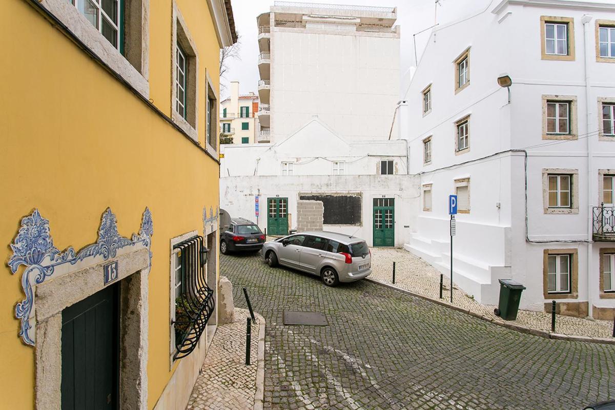 Lovelystay - Cozy 3Bdr Apartment In Estrela リスボン エクステリア 写真