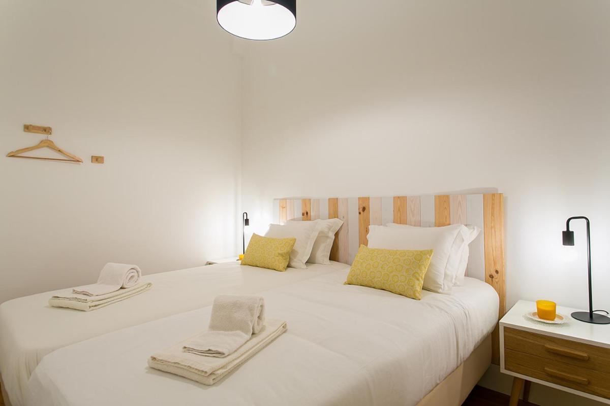 Lovelystay - Cozy 3Bdr Apartment In Estrela リスボン エクステリア 写真