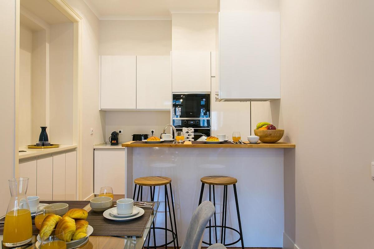 Lovelystay - Cozy 3Bdr Apartment In Estrela リスボン エクステリア 写真