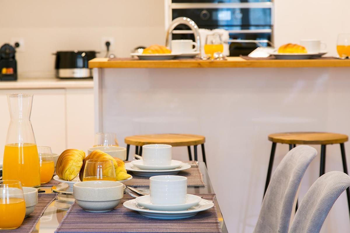 Lovelystay - Cozy 3Bdr Apartment In Estrela リスボン エクステリア 写真