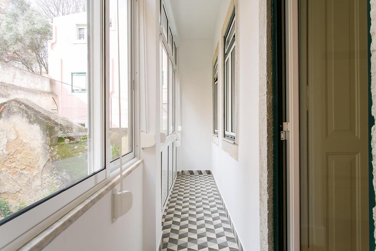 Lovelystay - Cozy 3Bdr Apartment In Estrela リスボン エクステリア 写真