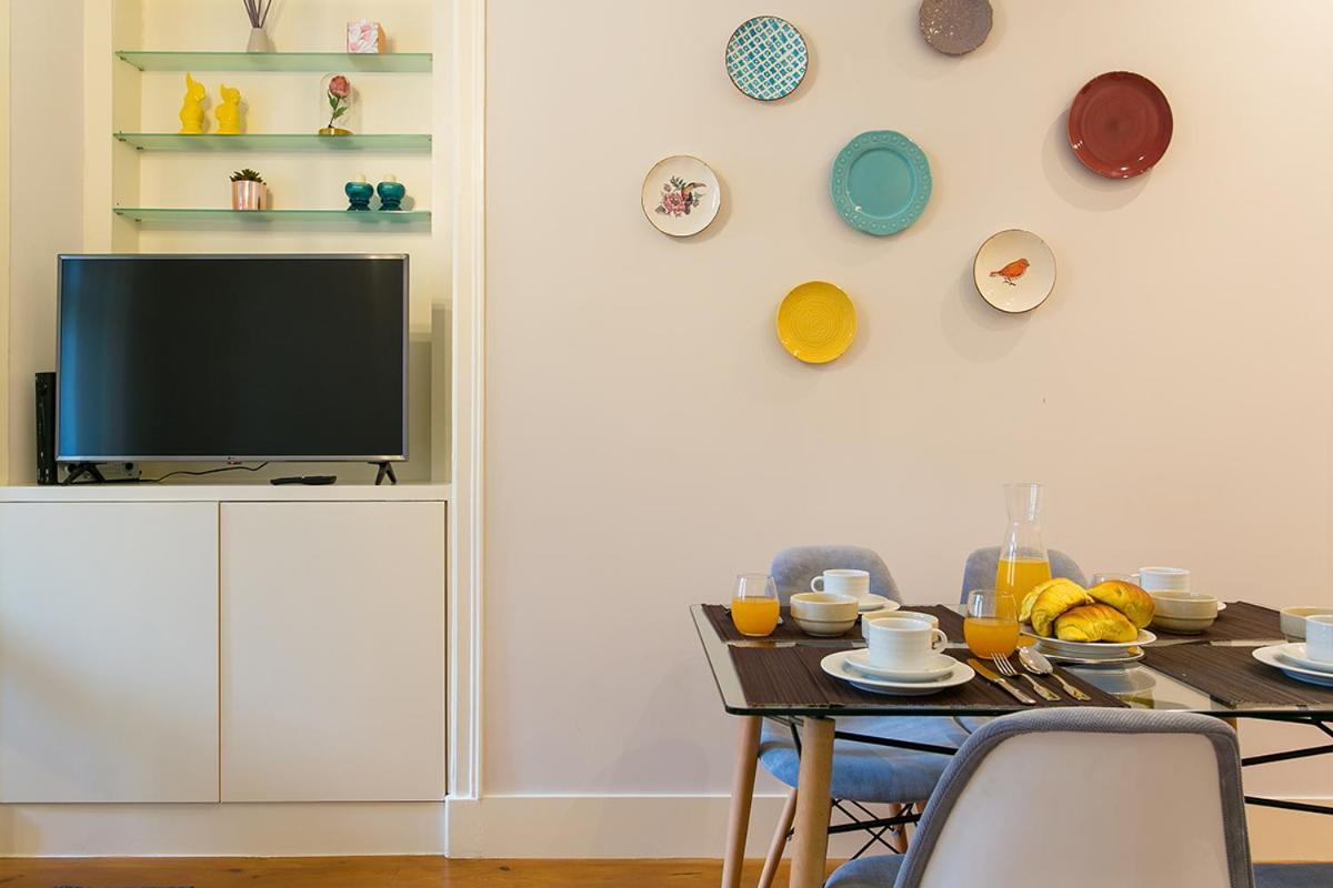 Lovelystay - Cozy 3Bdr Apartment In Estrela リスボン エクステリア 写真