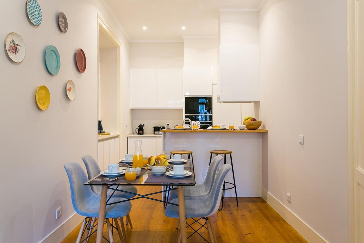 Lovelystay - Cozy 3Bdr Apartment In Estrela リスボン エクステリア 写真